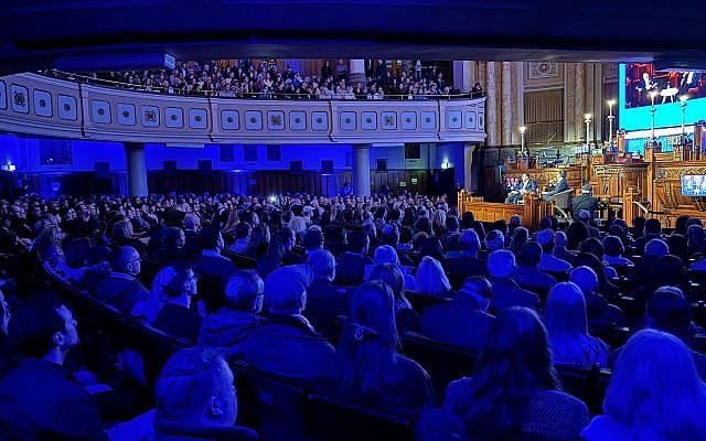 Service at Melbourne Hebrew Congregation (Source: Agatha Yim)