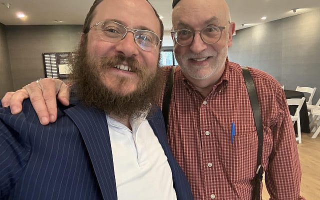 The author and Rabbi Asher Hecht (photo courtesy of Rabbi Hecht).
