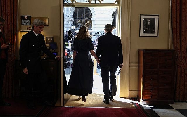 20/07/2026. London, United Kingdom. Prime Minister Keir Starmer leaves 10 Downing Street for the final time before Andy Burnham becomes the new Prime Minister. Picture by Simon Dawson / No 10 Downing Street