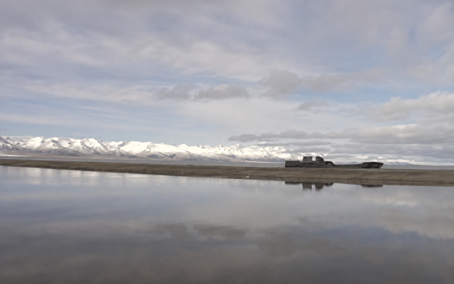 The Yam Tso holy lake. Tibet, 2000.