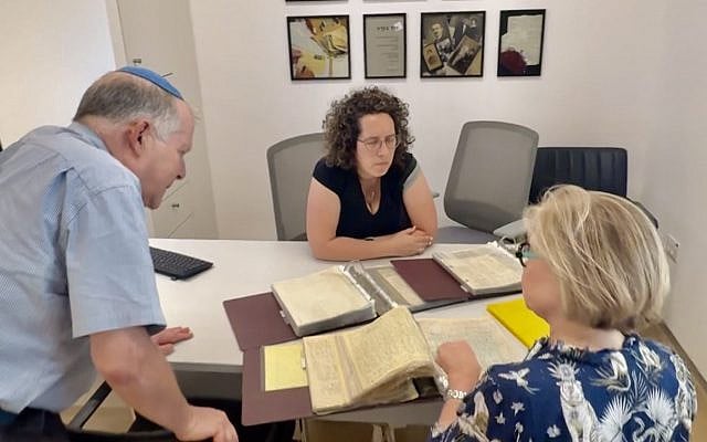 Nina Kampler and Mark Kampler deliver Kampler Holocaust-era letters to Yad Vashem, June 17, 2026. (courtesy)