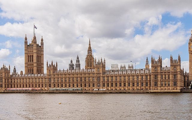 Palace of Westminster, Big Ben, and Westminster Bridge as seen from the south bank of the River Thames.