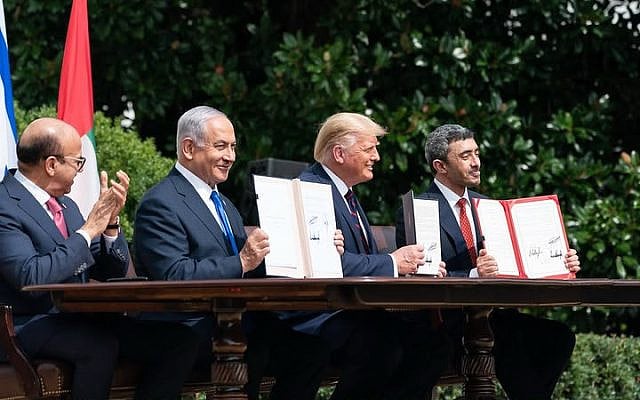 he Abraham Accords signing ceremony at the White House on September 15, 2020. From left: Bahrain Foreign Minister Abdullatif bin Rashid Al-Zayani, Israeli Prime Minister Benjamin Netanyahu, U.S. President Donald Trump and UAE Foreign Minister Abdullah bin Zayed Al Nahyan.

Photo credit:
Official White House photo by Joyce N. Boghosian — public domain.