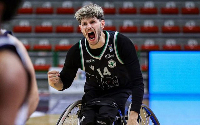 Israeli wheelchair basketball player Amit Vigoda playing in team Santo Stefano in Italy last year before moving on to play for Hannover United in Germany. From Amit Vigoda's personal collection.