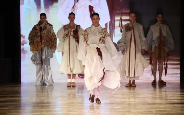 A design from Yifat Mandabi’s graduation collection, dedicated to her mother and showcased as part of the Class of 2026 graduate runway show (Yossi Karsu)