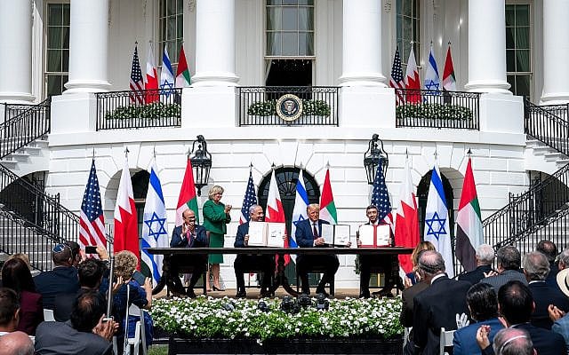 PM Benjamin Netanyahu, US President Donald Trump, Bahrain FM Abdullatif bin Rashid Al-Zayani and UAE FM Abdullah bin Zayed Al Nahyan sign the Abraham Accords at the White House, September 15, 2020. (Official White House Photo by Tia Dufour) PM Benjamin Netanyahu, US President Donald Trump, Bahrain FM Abdullatif bin Rashid Al-Zayani and UAE FM Abdullah bin Zayed Al Nahyan sign the Abraham Accords at the White House, September 15, 2020. (Official White House Photo by Tia Dufour)