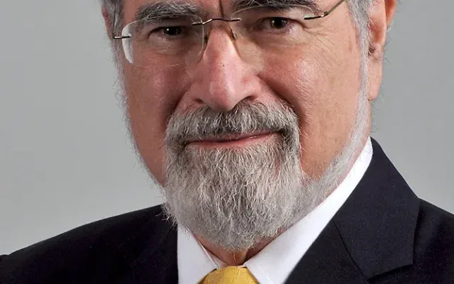 Rabbi Jonathan Sacks (RabbiSacks.org)