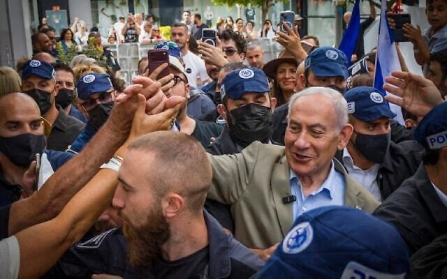 Prime Minister Benjamin Netanyahu during an election campaign tour in Ashdod, September 29, 2026. (Liron Moldovan/Flash90)