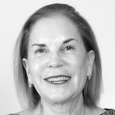 Why Israeli Patients Carry Their Own Medical Files