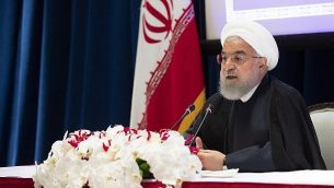 تصویر: حسن روحانی رئیس جمهور حین سخنرانی در کنفرانس خبری، نیویورک، ۲۶ سپتامبر ۲۰۱۹. 
(Mary Altaffer/AP)