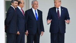 US President Donald Trump (R) with UAE Foreign Minister Abdullah bin Zayed Al-Nahyan (L), Bahrain Foreign Minister Abdullatif al-Zayani (2-L) and Israeli Prime Minister Benjamin Netanyahu (C) pose for pictures in the colonnade at the White House before the signing of the Abraham Accords where the countries of Bahrain and the United Arab Emirates recognize Israel, in Washington, DC, September 15, 2020. - Israeli Prime Minister Benjamin Netanyahu and the foreign ministers of Bahrain and the United Arab Emirates arrived September 15, 2020 at the White House to sign historic accords normalizing ties between the Jewish and Arab states. (Photo by SAUL LOEB / AFP)