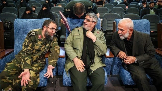 همدانی - سمت راست - تسنیم