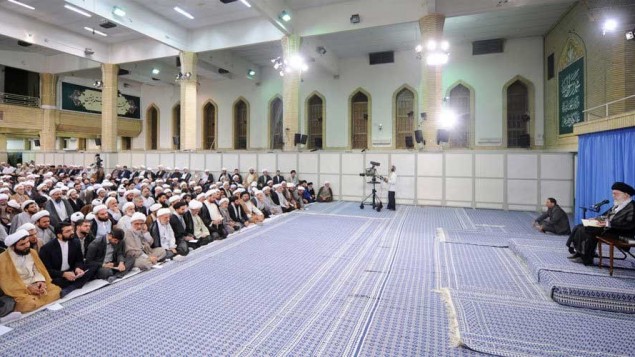 علی خامنه ای در یکی از دروس فقهی