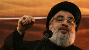 حسن نصرالله رهبر حزب‌الله در حال سخنرانی در جنوب بیروت