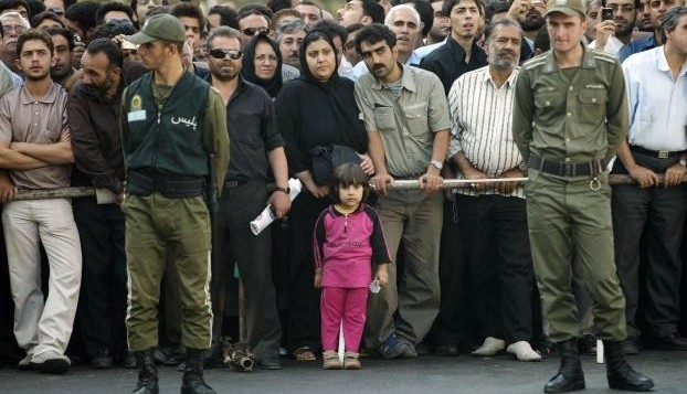 یک صحنه اعدام خیابانی در جنوب تهران یک صحنه اعدام خیابانی در جنوب تهران