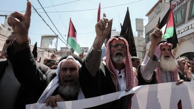 توضیح تصویر: حامیان فلسطینی گروه تروریستی جهاد اسلامی در تجمع اعتراضی در شهر جنوبی نوار غزه، خان یونس، شرکت کردند – ۷ آوریل ۲۰۱۷ توضیح تصویر: حامیان فلسطینی گروه تروریستی جهاد اسلامی در تجمع اعتراضی در شهر جنوبی نوار غزه، خان یونس، شرکت کردند – ۷ آوریل ۲۰۱۷