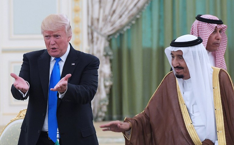 پرزیدنت ترامپ و پادشاه عربستان (20 ماه مه 2017) (AFP PHOTO / MANDEL NGAN) پرزیدنت ترامپ و پادشاه عربستان (20 ماه مه 2017) (AFP PHOTO / MANDEL NGAN)