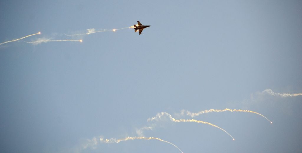 جت F-16 اسرائیلی در نمایش هوائی در 31 دسامبر 2015 (عکس: Hagar Amibar/Israel Air Force/Flickr) جت F-16 اسرائیلی در نمایش هوائی در 31 دسامبر 2015 (عکس: Hagar Amibar/Israel Air Force/Flickr)