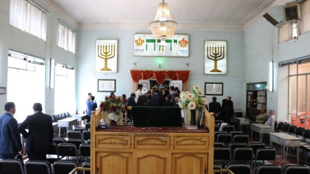 دیدار کمیسیون حقوق شهروندی شورای شهر شیراز از کنیسه ربیع زاده در شیراز (۱۰ آبان ۱۳۹۶) (عکس: آبان پرس) دیدار کمیسیون حقوق شهروندی شورای شهر شیراز از کنیسه ربیع زاده در شیراز (۱۰ آبان ۱۳۹۶) (عکس: آبان پرس)