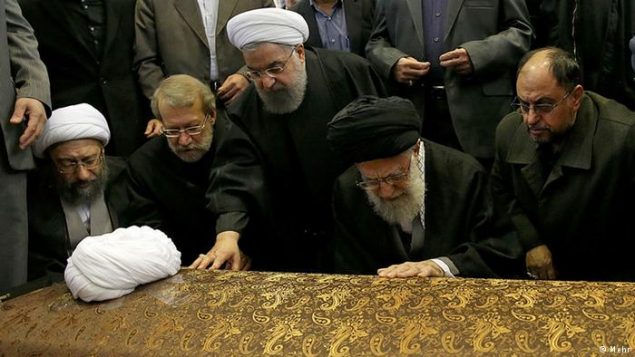 مقامات ارشد رژیم بر جنازه ی هاشمی