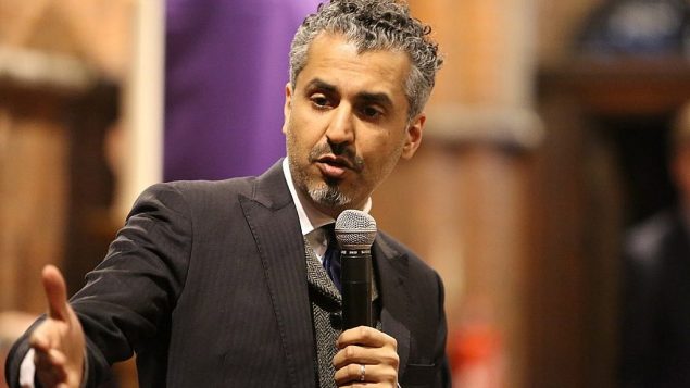 توضیح تصویر: ماجد نواز حین گفتگو در مراسمی از کارزار لیبرال دموکرات‌ها در همپاستد غربی، لندن، ۲۰۱۵. (Wikimedia commons/flickr/eregis)