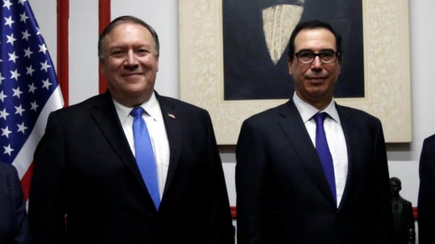 استیون منوچین وزیر خزانه داری و مایک پمپئو وزیر خارجۀ آمریکا استیون منوچین وزیر خزانه داری و مایک پمپئو وزیر خارجۀ آمریکا