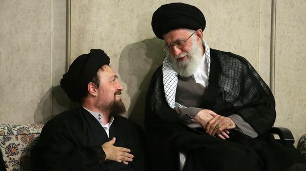 نوه خمینی در کنار خامنه ای نوه خمینی در کنار خامنه ای