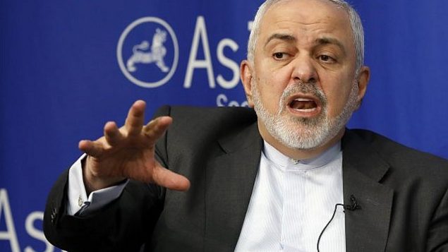 محمدجواد ظریف وزیر خارجه ایران حین گفتگو در انجمن آسیا، نیویورک، چهارشنبه ۲۴ آوریل ۲۰۱۹. (AP Photo/Richard Drew)