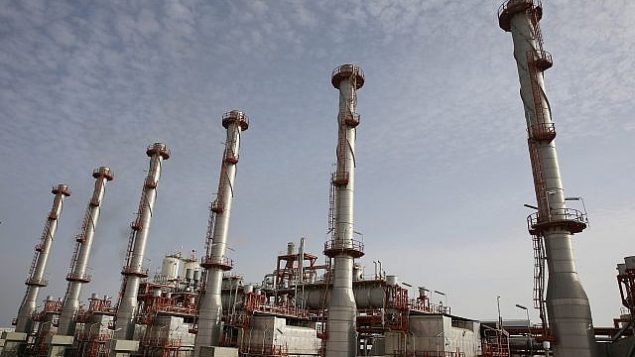 تصویر: در عکسی از شنبه ۱۶ ماس ۲۰۱۹، پالایشگاه گاز طبیعی در مناطق گازی پارس جنوبی در سواحل شمالی خلیج فارس، عسلویه، ایران. (AP/Vahid Salemi) تصویر: در عکسی از شنبه ۱۶ ماس ۲۰۱۹، پالایشگاه گاز طبیعی در مناطق گازی پارس جنوبی در سواحل شمالی خلیج فارس، عسلویه، ایران. (AP/Vahid Salemi)