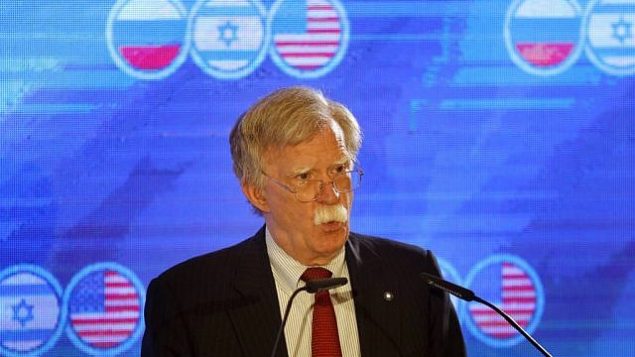 تصویر: جان بولتون مشاور امنیت ملی ایالات متحده در حین گفتگو در نشست سه جانبه مشاوران امنیت ملی ایالات متحده، اسرائیل و روسیه در اورشلیم، ۲۵ ژوئن ۲۰۱۹. (Menahem Kahana/AFP)