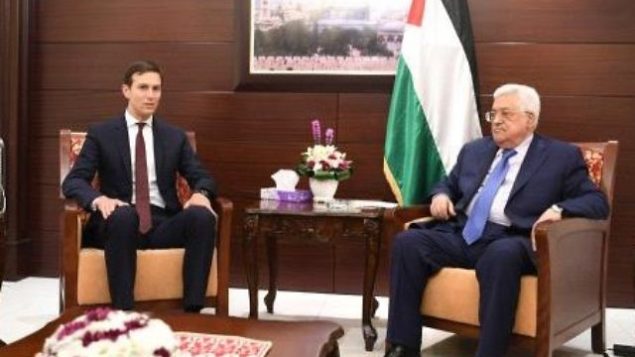 عکس تزئینی:‌ «جراد کوشنر»، مشاور ارشد کاخ سفید، چپ، در ملاقات با «محمود عباس» رئیس تشکیلات خودگردان فلسطینی در رام الله، ۲۴ اوت ۲۰۱۷. (courtesy, WAFA)