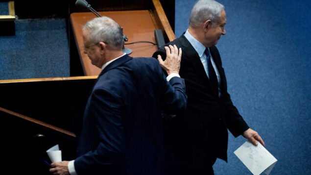 Israeli Prime Minister Benjamin Netanyahu and Blue and White party leader Benny Gantz at a memorial ceremony marking 24 years since the assassination of former israeli Prime Minister Yitzhak Rabin, in the Israeli parliament on November 10, 2019. Photo by Yonatan Sindel/Flash90 *** Local Caption *** ëðñú
áéáé
øàù äîîùìä ðúðéäå
îìéàä
øáéï
áðé âðõ