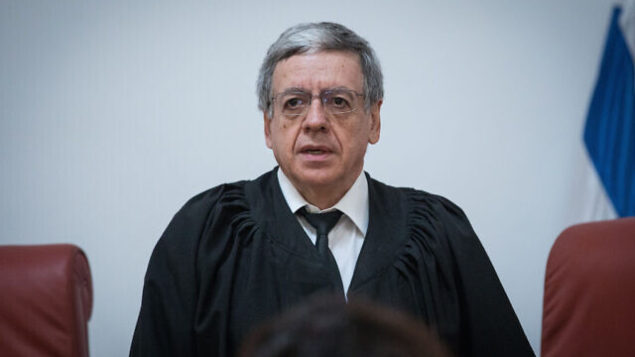 Supreme Court Judge Menny Mazuz arrives for a court hearing of Israeli businessman Miki Ganor, arrested in the submarine affair also known as "case 3000", at the Supreme Court in Jerusalem on March 22, 2019. Photo by Yonatan Sindel/Flash90 *** Local Caption *** פרשת הצוללות
בית משפט
בית משפט עליון
מעצר
מני מזוז