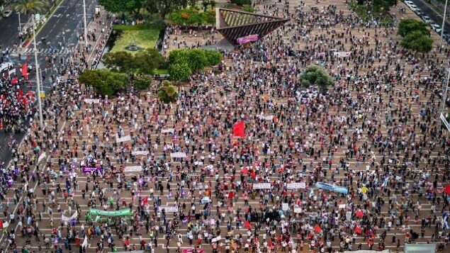 Thousands attend a protest against Israel's plan to annex parts of the West Bank, at Rabin Square in Tel Aviv on June 6, 2020. Photo by Avshalom Sassoni/Flash90 *** Local Caption *** כיכר רבין
תל אביב
סיפוח
נגד
מפגינים
צעדה
הפגנה
מפגינים
פלסטינים Thousands attend a protest against Israel's plan to annex parts of the West Bank, at Rabin Square in Tel Aviv on June 6, 2020. Photo by Avshalom Sassoni/Flash90 *** Local Caption *** כיכר רבין
תל אביב
סיפוח
נגד
מפגינים
צעדה
הפגנה
מפגינים
פלסטינים
