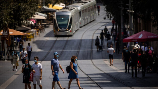 People walk with face masks on Jaffa street in Jerusalem on September 4, 2020. Photo by Yonatan Sindel/Flash90 *** Local Caption *** ?????
??????
????
???
???????
???? ??? People walk with face masks on Jaffa street in Jerusalem on September 4, 2020. Photo by Yonatan Sindel/Flash90 *** Local Caption *** ?????
??????
????
???
???????
???? ???
