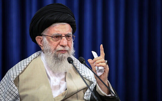 تصویر: علی خامنه ای ولی فقیه ایران در سخنرانی تلویزیونی خطاب به ملت در روز ولادت محمد پیامبر اسلام، تهران، ایران، ۳ نوامبر ۲۰۲۰. (Office of the Iranian Supreme Leader via AP) تصویر: علی خامنه ای ولی فقیه ایران در سخنرانی تلویزیونی خطاب به ملت در روز ولادت محمد پیامبر اسلام، تهران، ایران، ۳ نوامبر ۲۰۲۰. (Office of the Iranian Supreme Leader via AP)