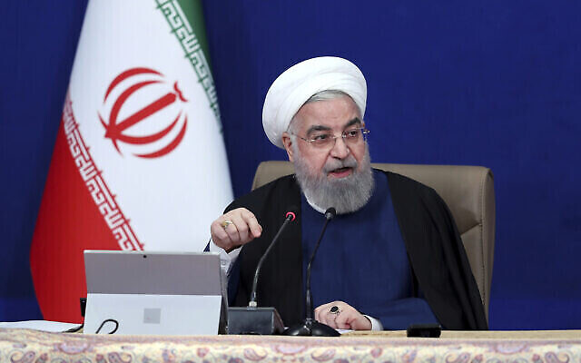 تصویر: حسن روحانی رئیس جمهور رژیم ایران حین سخنرانی در جلسه کابینه در تهران، ایران، ۱۴ آوریل ۲۰۲۱. 
(Iranian Presidency Office via AP)