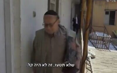 تصویر: زبولون سیمانتوف، آخرین یهودی افغانستان، پس از فرار به یکی از کشورهای همسایه. 
(Screencapture/Kan)