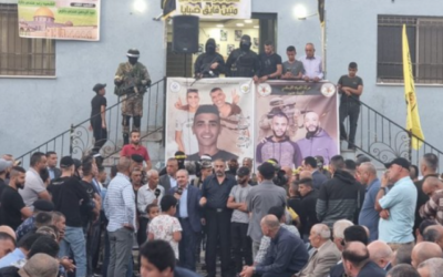 تصویر: محمد شطحیه نخست وزیر تشکیلات خودگردان فلسطینیان در چادری در اردوگاه پناهندگی جنین در کرانه باختری که روز ۱۶ اکتبر ۲۰۲۲ برای مراسم سوگواری مردان مسلح فلسطینی که در زدوخورد با سربازان اسرائيل کشته شدند اختصاص یافت، حضور یافت. (Screenshot/Twitter: used in accordance with Clause 27a of the Copyright Law)