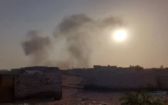 شرح عکس: به دنبال حملهٔ هوایی اسرائيل در ۱۶ مه ۲۰۲۵، از بندر حدیده در غرب یمن دود بهوا خاسته است.
(Social media: used in accordance with Clause 27a of the Copyright Law)