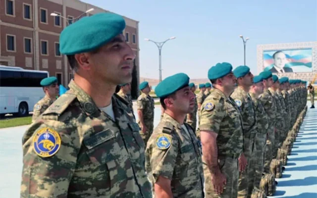 شرح عکس: سربازان آذری در ۷ اوت ۲۰۱۶ از مأموریت افغانستان به کشور باز می گردند.
Azerbaijan Defense Ministry) شرح عکس: سربازان آذری در ۷ اوت ۲۰۱۶ از مأموریت افغانستان به کشور باز می گردند.
Azerbaijan Defense Ministry)