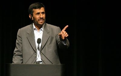 Mahmoud Ahmadinejad, alors président iranien, avait promis de conquérir la technologie aérienne. (Crédit: Daniella Zalcman/CC-BY/Wikimedia Commons)
