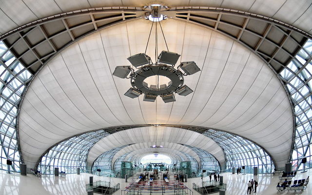 Suvarnabhumi International Airport, Bangkok (photo credit: CC-BY Roger Price, Wikipedia)