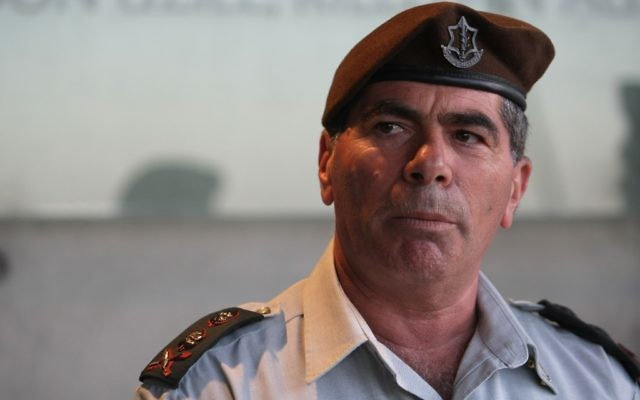 Gabi Ashkenazi, alors chef d'état major de l'armée israélienne, en octobre 2010 (Crédit : Kobi Gideon/Flash90)
