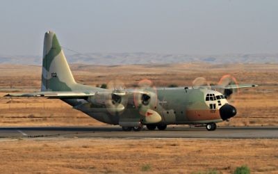 Un avion Lockheed C-130 Hercules de l'Armée de l'air israélienne, le 28 juin 2011 (Photo par Ofer Zidon/Flash90)
