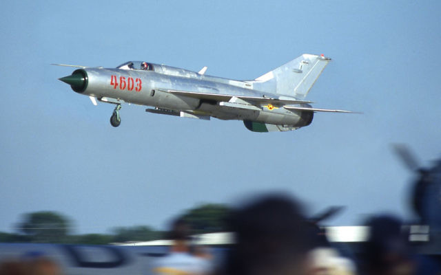 Un avion de combat MiG-21 (Crédit : CC-BY Armchair Aviator, Flickr) Un avion de combat MiG-21 (Crédit : CC-BY Armchair Aviator, Flickr)