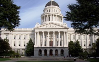 Le State Capitol de Californie à Sacramento (Crédit : Wikimedia Commons)
