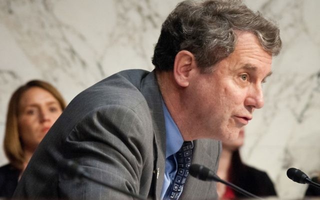 Sherrod Brown, sénateur démocrate de l'Ohio, en 2012 (Crédit : USDA/Bob Nichols/JTA)
