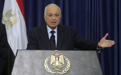 Le secrétaire général de la Ligue arabe Nabil Elaraby pendant une conférence de presse à Ramallah, le 29 décembre 2012. (Crédit: Issam Rimawi/Flash90)