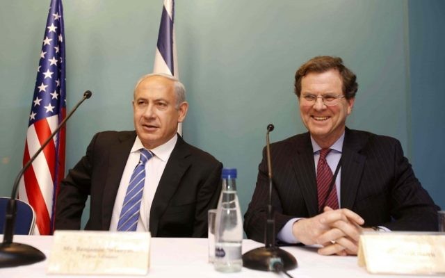 Le Premier ministre Benjamin Netanyahu et le directeur exécutif de l'AJC David Harris (à droite) lors d'une rencontre à Jérusalem en janvier 2013 (Crédit photo : Olivier Fitoussi/AJC) Le Premier ministre Benjamin Netanyahu et le directeur exécutif de l'AJC David Harris (à droite) lors d'une rencontre à Jérusalem en janvier 2013 (Crédit photo : Olivier Fitoussi/AJC)